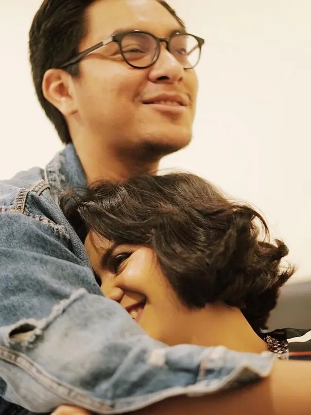 [Bintang] Mytha Lestari dan suami