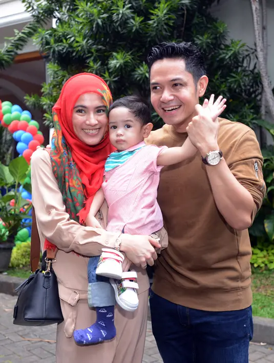 "Apapun yang bikin dia penasaran, pegang dan dimasukkan mulut, manjat, lari," sambung Alyssa Soebandono. (Nurwahyunan/Bintang.com)