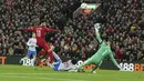 0-4. Kekalahan telak terbaru Manchester United terjadi di laga tunda pekan ke-30, 19 April 2022. MU yang tengah gencar berburu tiket 4 besar takluk 0-4 di kandang Liverpool tanpa diperkuat CR-7 yang tengah berduka. Mohamed Salah menyumbang dua gol plus gol Luis Diaz dan Sadio Mane. (AP/Jon Super)