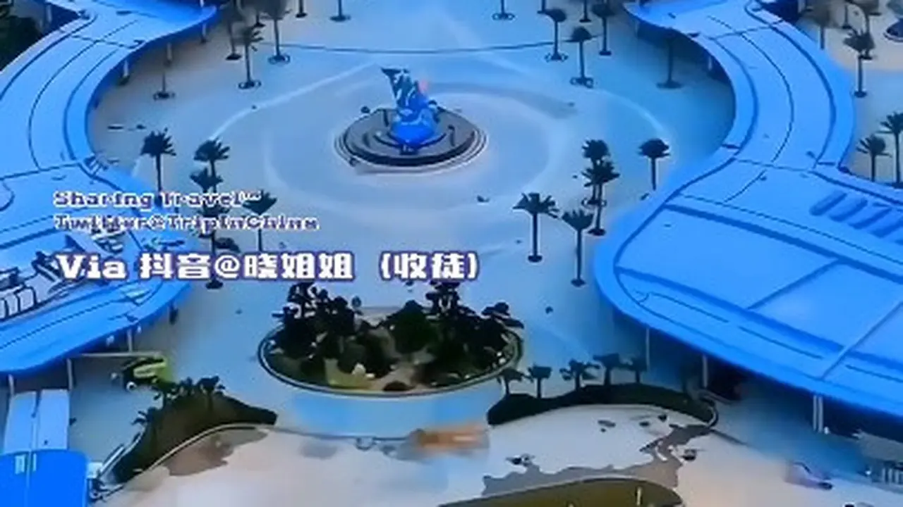 Taman Hiburan Chimelong, taman hiburan dalam ruangan terbesar di dunia yang telah dibuka pada September 2023 lalu, di Zhuhai, Cina.