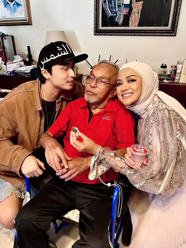Alami Stroke Ringan, Ini 6 Artis yang Jenguk Penyanyi Legendaris Bob Tutupoly
