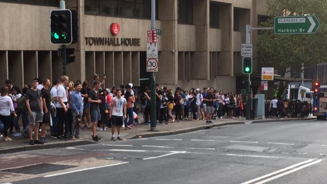 Membeludaknya antrean pemilih di TPS Town Hall, Sydney pada hari pemungutan suara, Sabtu 13 April 2019 (Twitter / @AnandaAdvianta)