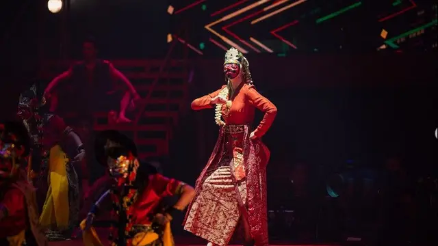 7 Potret Isyana Sarasvati dalam Pagelaran Sabang Merauke, Mempesona