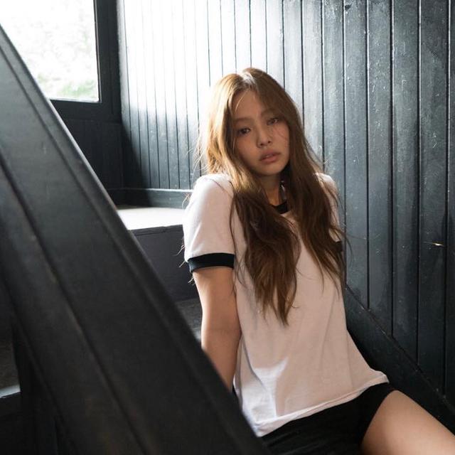 Fans Panik Jennie Blackpink Cedera Saat Konser News Entertainment Fimela Com Bisikan yang pertama membawa erti untuk selamanya ku bagai tak percaya apa yang telah pun ku rasa engkau bagaikan oh permataku engkau pun jua ratuku. fans panik jennie blackpink cedera saat