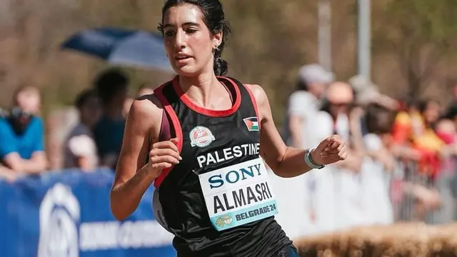 Layla Almasri pelari asal Palestina yang lahir di Amerika Serikat mewakili negaranya di Olimpiade Paris 2024. (Dok: @_masrii)