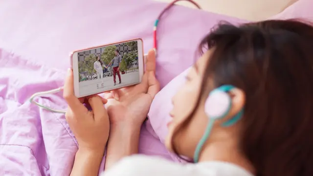 Ilustrasi nonton film