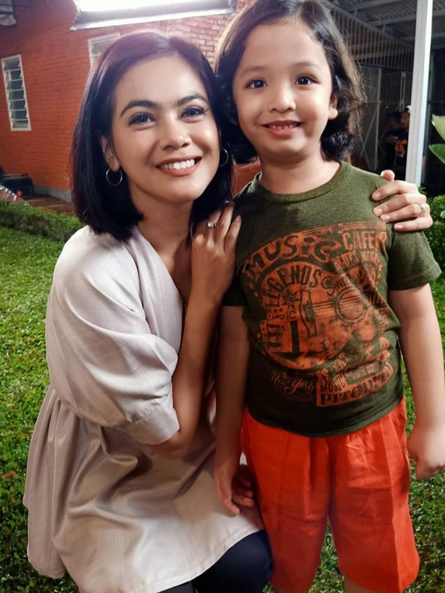 6 Potret Kebersamaan Indah Indriana Dan Radja Nasution Bak Ibu Kandung Hot Liputan6 Com
