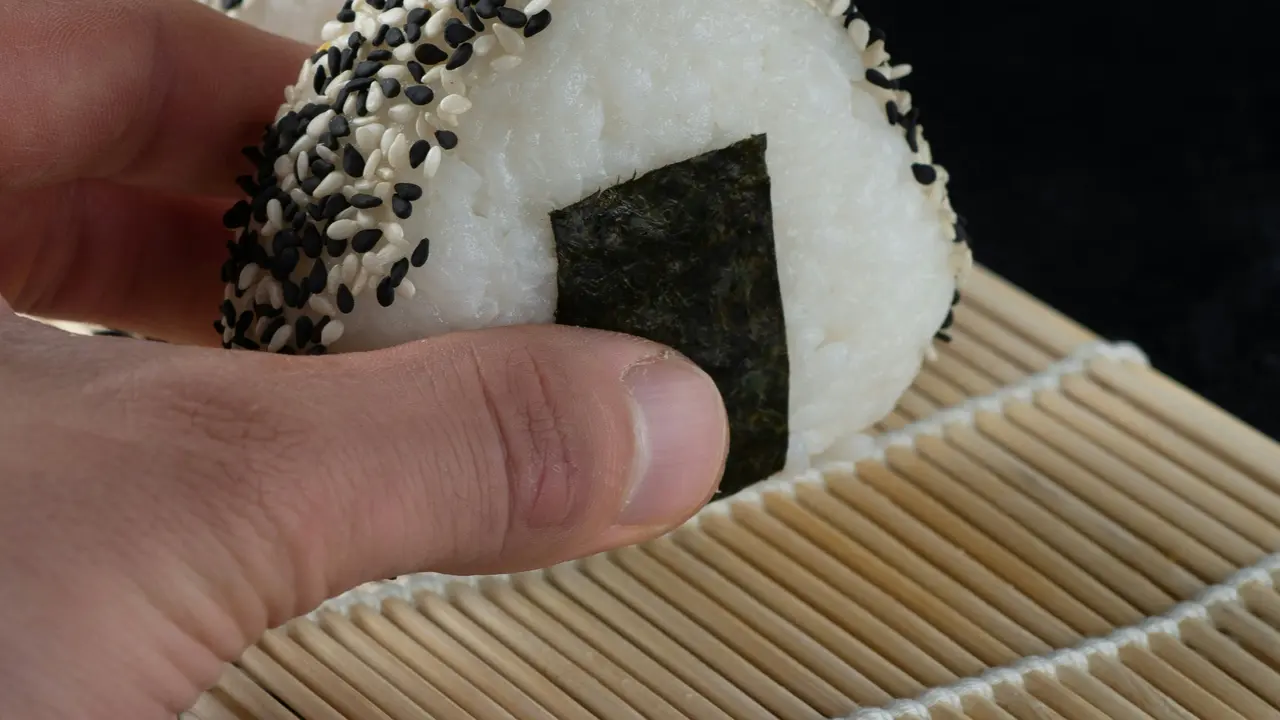 Ilustrasi onigiri