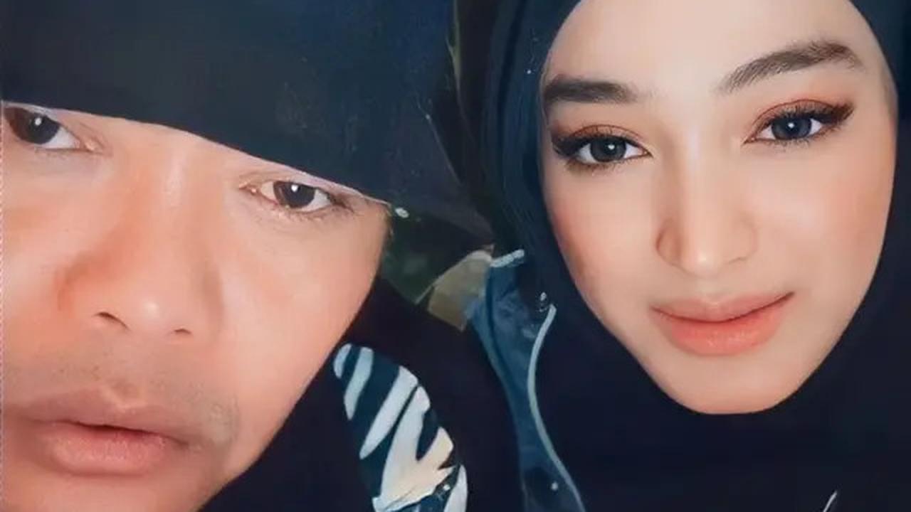 Santyka Fauziah Bersikap Sopan