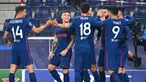 Pemain Atletico Madrid merayakan gol yang Mario Hermoso dicetak ke gawang RB Salzburg pada laga lanjutan Grup A Liga Champions di Red Bull Arena, Kamis (10/12/2020) dini hari WIB. Atletico Madrid menang 2-0 atas RB Salzburg. (AFP/Joe Klamar)