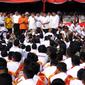 Didampingi petinggi partai Koalisi Merah Putih (KMP), Prabowo langsung menyampaikan orasi politiknya. (Helmi Fithriansyah/Liputan6.com)