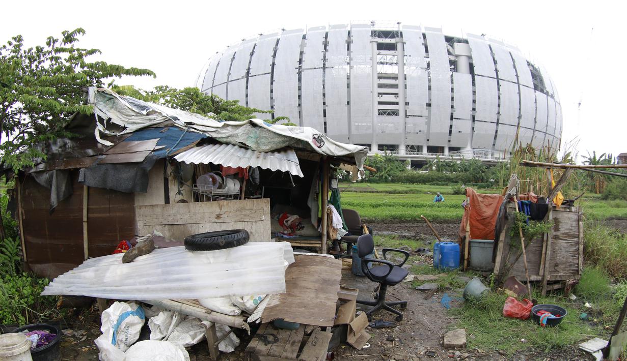 Tampak gubuk sebagai tempat tinggal para petani yang menggantungkan hidup dari bertani di lahan tersebut. (Bola.com/M iqbal Ichsan)