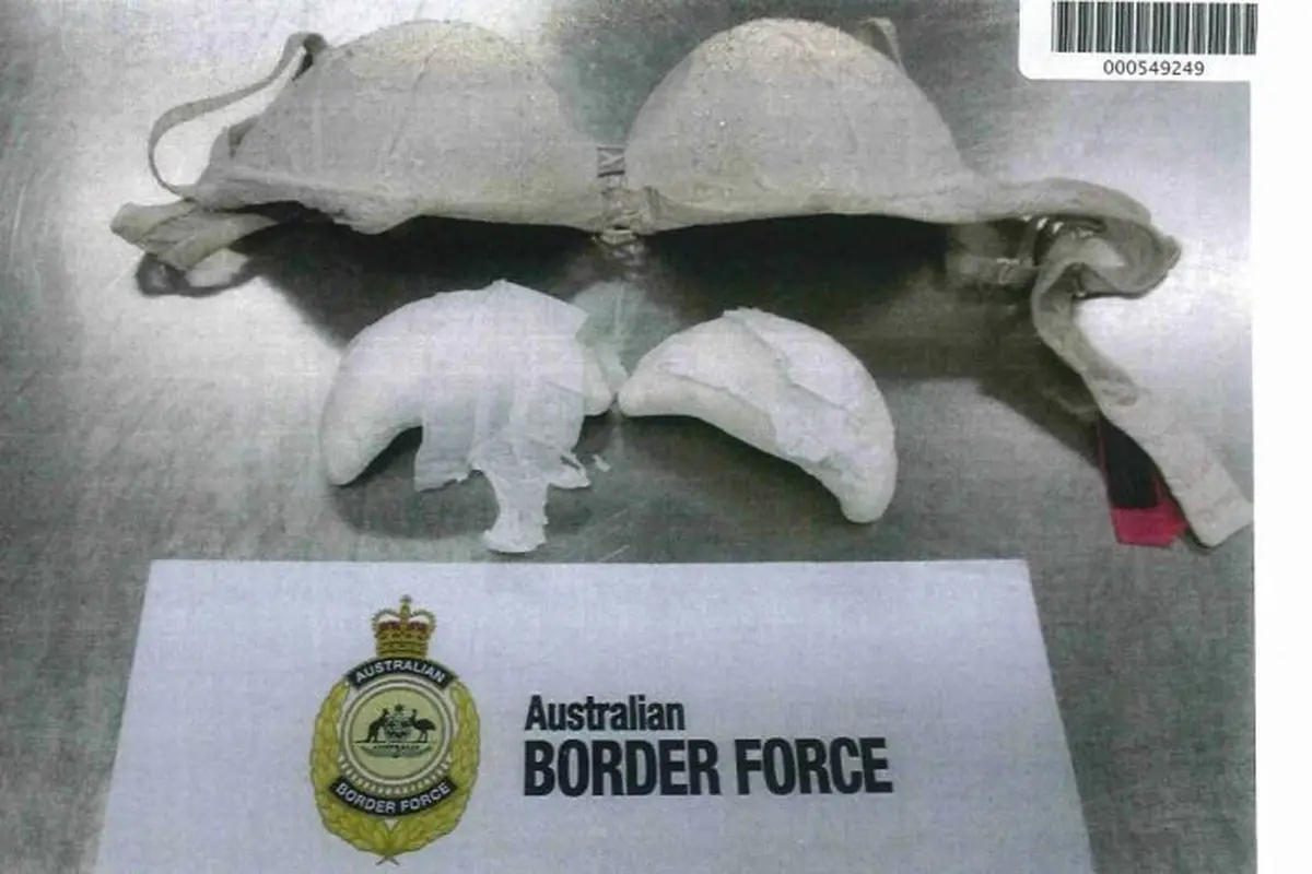 Narkoba diselundupkan lewat bra.