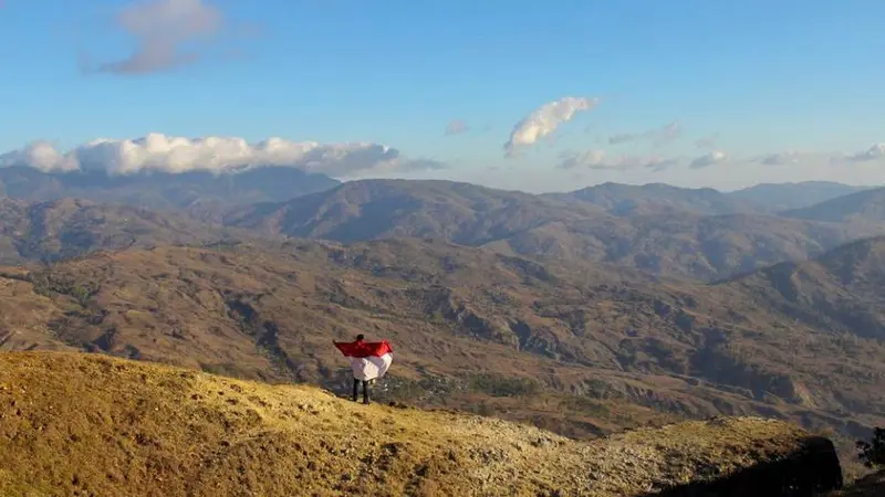 Pemandangan Gunung Lakaan di NTT dari Fulan Fehan