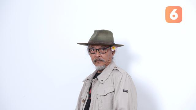 [Fimela] Sujiwo Tejo Media Visit Film Mangkujiwo