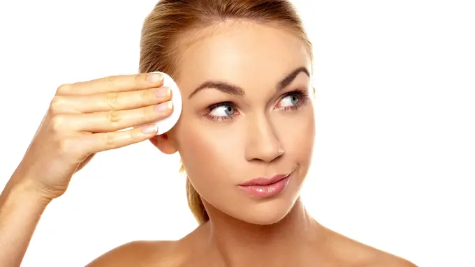 [bintang] Tips Makeup Tersimpel untuk Kamu yang Punya Kulit Berminyak Parah