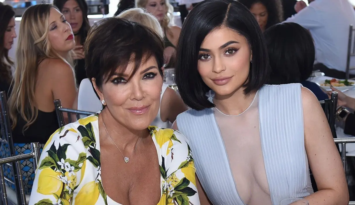 Kris Jenner bahkan berencana untuk melakukan tes DNA pada Tyga di belakang Kylie Jenner. (InStyle)