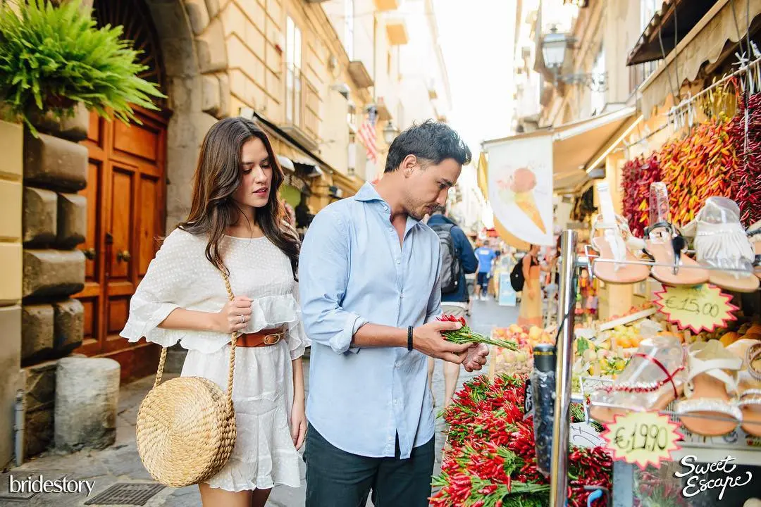 Potret kemesraan Raisa - Hamish Daud saat bulan madu ke Italia. [sumber: instagram/sweet.escape]