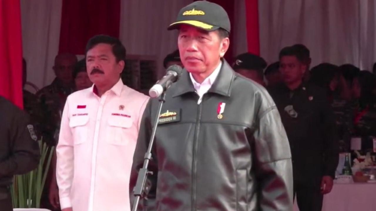 Jokowi Terima Brevet Kehormatan Hiu Kencana, KSAL: Beliau Banyak Sekali Membantu TNI AL