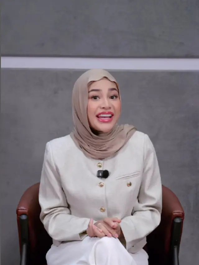 Gaya Outfit Aurel Hermansyah yang Simpel tapi Kece (Foto: Instagram @aurelie.hermansyah)