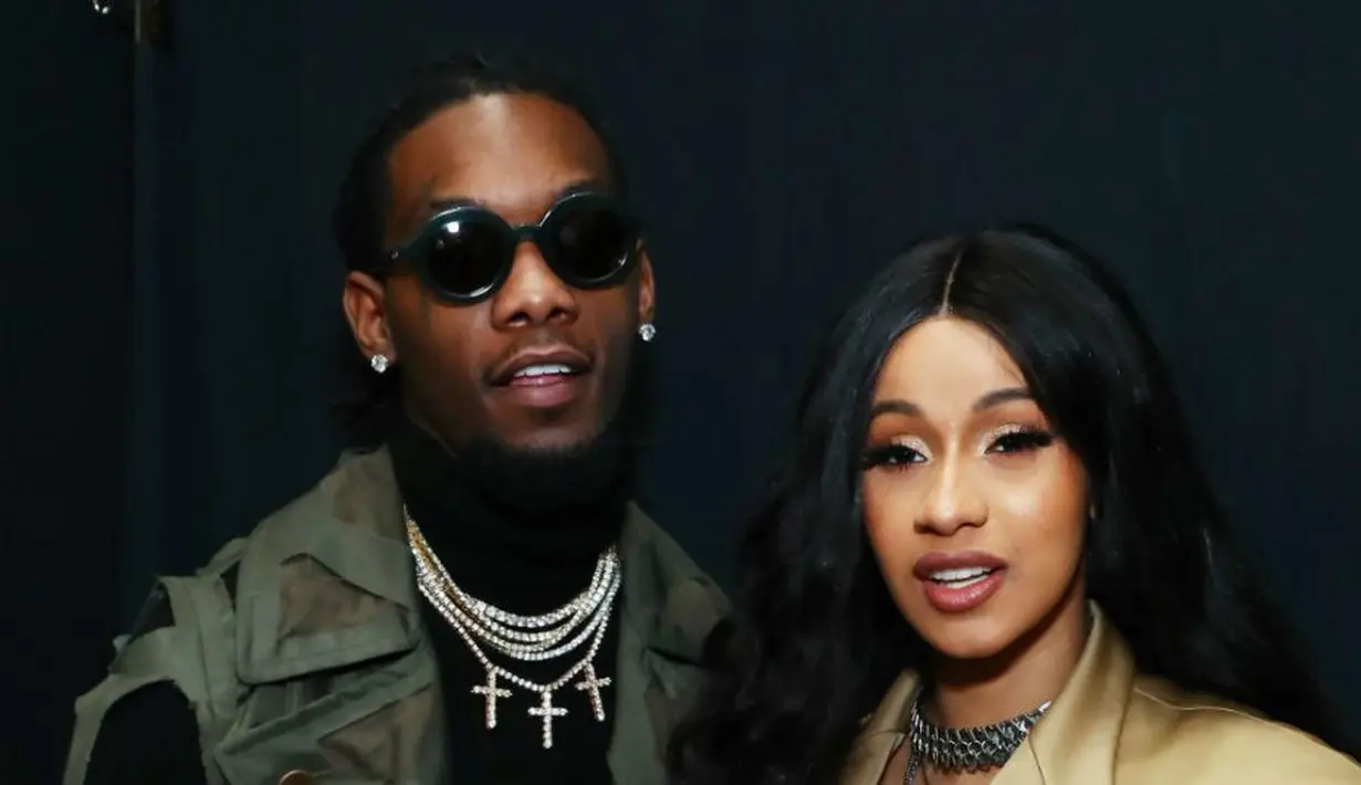 Lewat Twitter, para penggemar pun mempertanyakan kapan dan di mana Cardi B mengadakan pernikahannya. (NME)