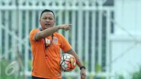 Pelatih PBFC Ricky Nelson (Liputan6.com/Helmi Fithriansyah)