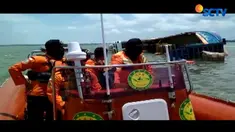 Setelah bekerja keras seharian, Tim SAR gabungan dari TNI-Polri dan Basarnas akhinrya berhasil menemukan korban sekitar satu kilometer dari lokasi kejadian.