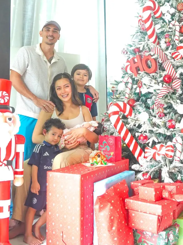 Keseruan Para Artis Rayakan Natal Tahun 2024 (Instagram/@inijedar)