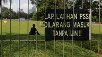 Lapangan latihan timnas Indonesia dibangun pada tanggal 10 oktober 2000 di Senayan, Jakarta. (Bola.com/Nicklas Hanoatubun)
