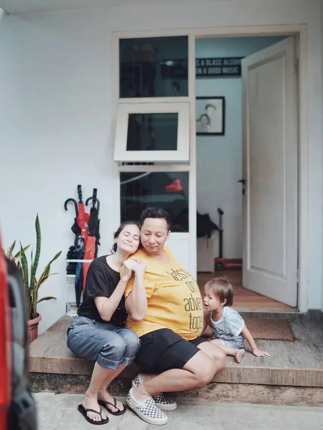 [Bintang] Ringgo Agus Rahman dan Sabai Morscheck