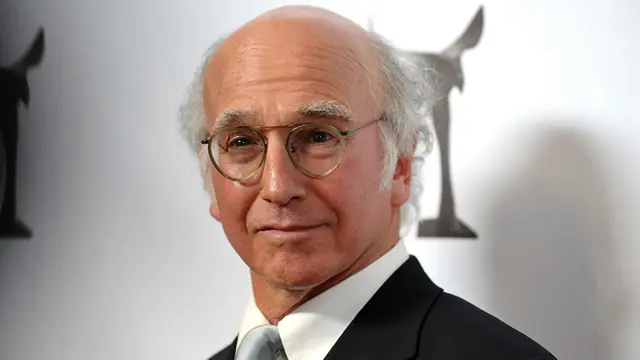 Jennifer Lawrence Jatuh Cinta Dengan Larry David