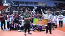 Tim putri Jakarta BIN sukses meraih predikat juara putaran pertama final four PLN Mobile Proliga 2024 usai mengalahkan Jakarta Popsivo Polwan 3-0 (25-13, 37-35, 26-24) pada hari terakhir di GOR Bung Tomo, Surabaya, Minggu (7/7/2024). Di klasemen akhir putaran pertama final four, Jakarta BIN sama-sama mengoleksi 6 poin hasil dua kemenangan dan satu kali kalah bersama Electric PLN. Namun Megawati Hangestri dkk unggul dalam rasio set 1,75 berbanding 1,20. Sebagai juara, Jakarta BIN berhak membawa pulang hadiah uang pembinaan sebesar Rp 60 juta. (Dok. PBVSI)