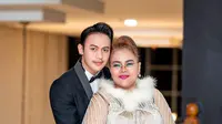 Eva Manurung dan kekasih berondongnya yang bernama Jordan Ali. [Foto: Instagram/jordan_ali0992]