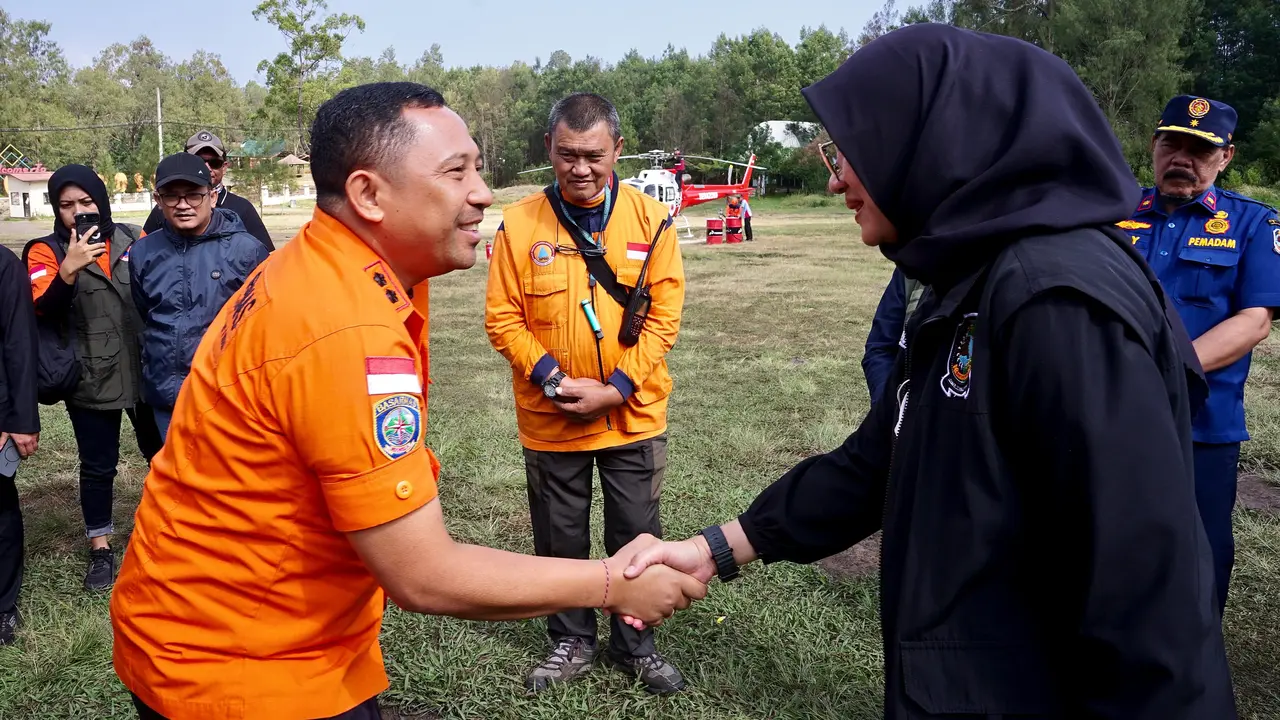 Karhutla Kawah Ijen Berangsur Mereda, Tim Gabungan Fokus Mopping Up