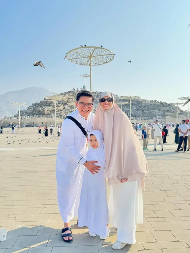 7 Potret Acha Septriasa Jalani Ramadhan dengan Ibadah Umrah