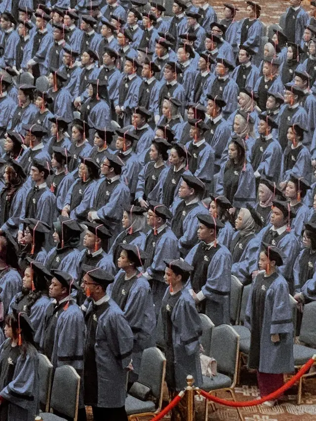 Enzy Storia wisuda (Instagram/enzystoria)