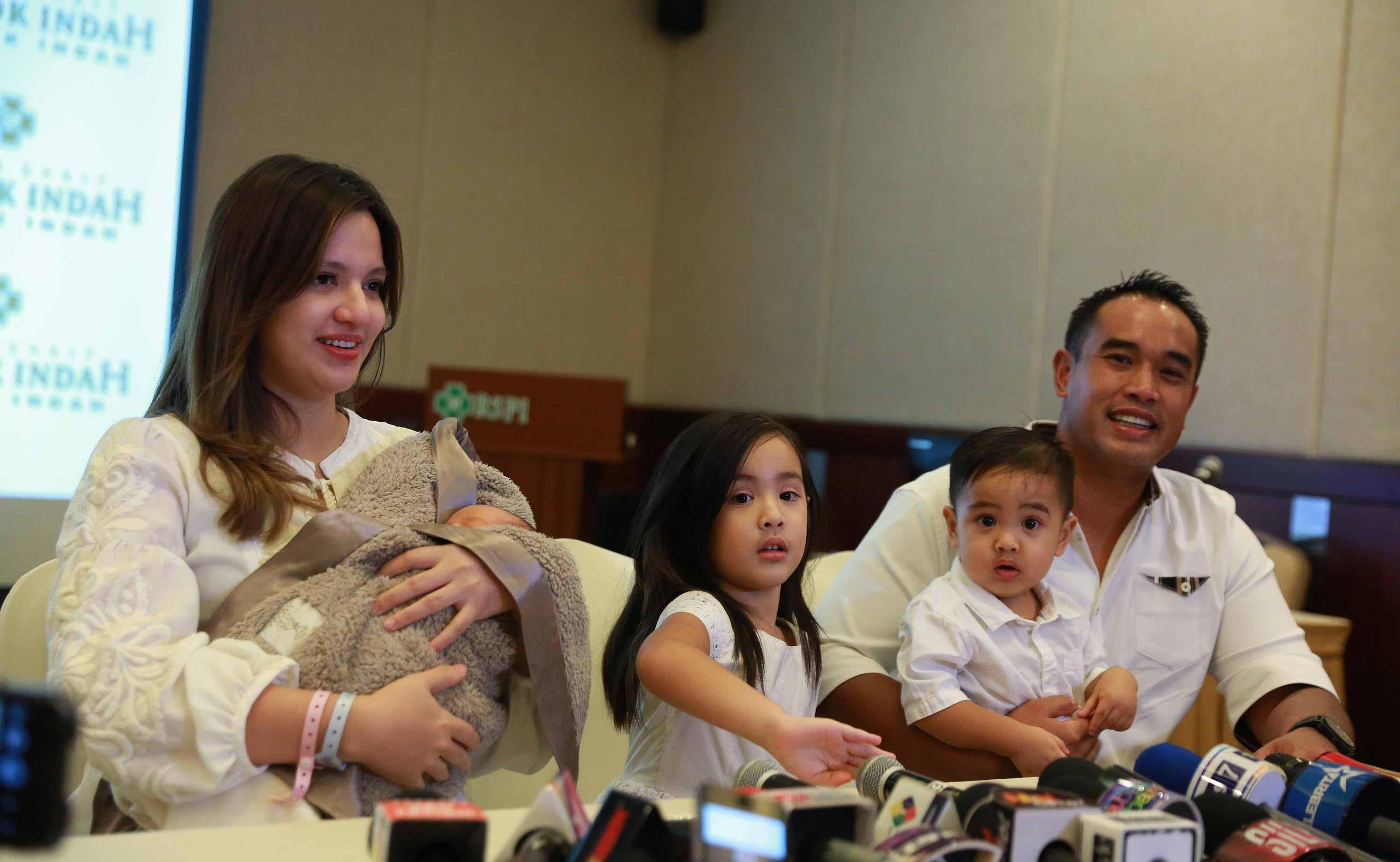 Gosip Terkini: Nikita Mirzani, Adjie Pangestu, Nia ...