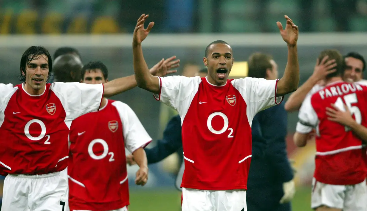 Thierry Henry. Saat Arsenal tak terkalahkan pada 2003 di Premier League, Ballon d'Or jatuh kepada Pavel Nedved dan Henry menempati posisi kedua. Pada 2006, striker asal Prancis ini ada di posisi ke-3 dibelakang Gianluigi Buffon dan Fabio Cannavaro. (AFP/Paolo Cocco)
