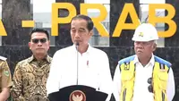 Presiden Joko Widodo atau Jokowi meresmikan jalan tol Indralaya-Prabumulih di Sumatera Selatan, Kamis (26/10/2023). (Dok. Youtube Sekretariat Presiden)