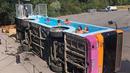 Saat musim panas, memodifikasi bus untuk dijadikan kolam renang (Source: Instagram.com/@studiobenedetto)
