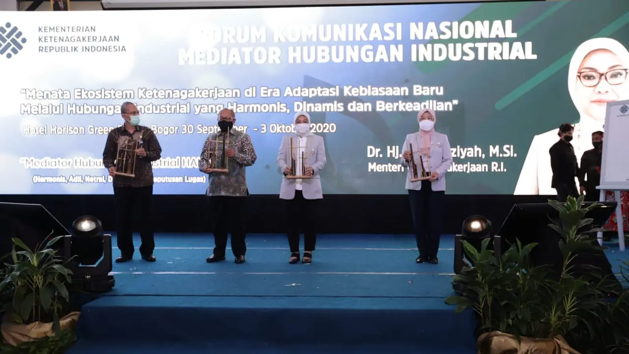 Menaker Ida membuka sekaligus memberi pengarahan dalam acara Forum Komunikasi Nasional MHI di Kota Bogor