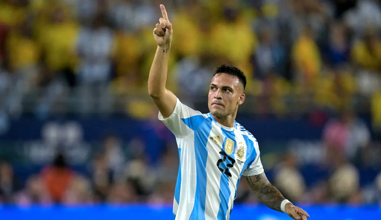Gol tunggal Lautaro Martinez pada menit ke-112 menjadi penentu kemenangan Argentina pada pertandingan final Copa America 2024 melawan Kolombia. (JUAN MABROMATA/AFP)