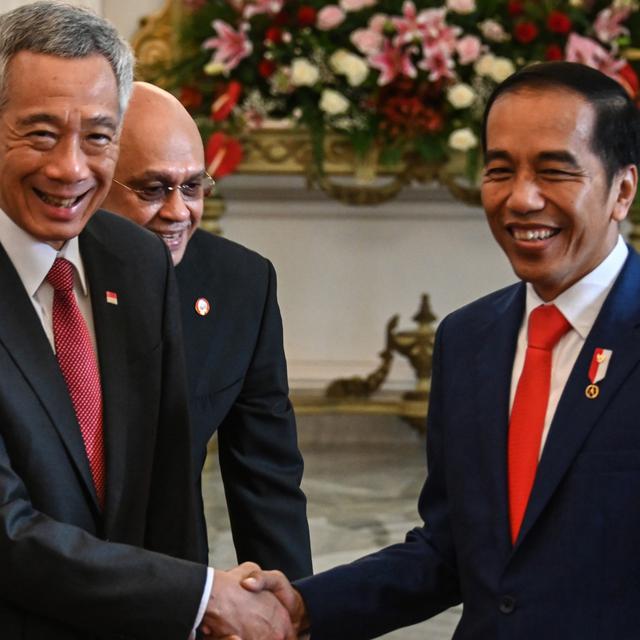 Ibunda Jokowi Meninggal Presiden Dan Pm Singapura Kirim Surat