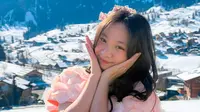 Etenia Croft Rilis Lagu Sahabat Terbaik, Ajak Fans Hargai Waktu Lewat Video Klip Sinematik di Eropa