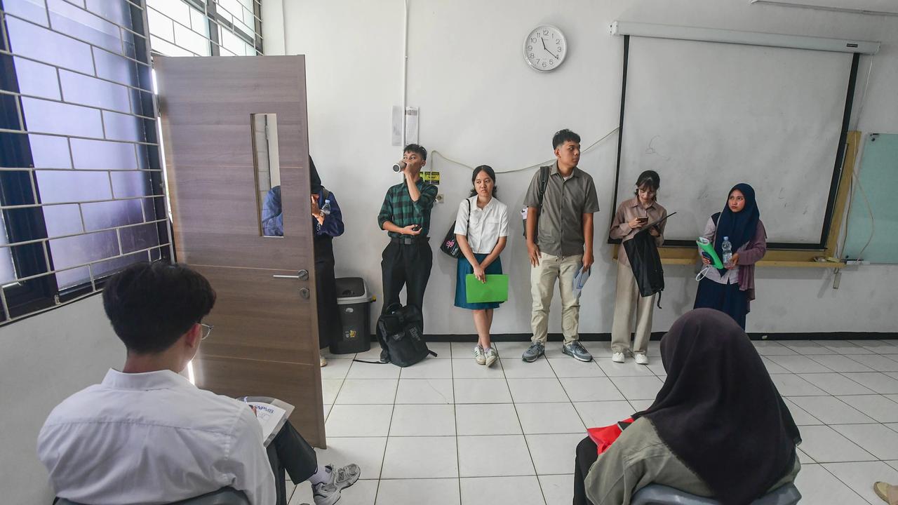 FOTO: Antusias Peserta Ikuti UTBK SNBT 2026 di Kampus UPN Veteran Jakarta