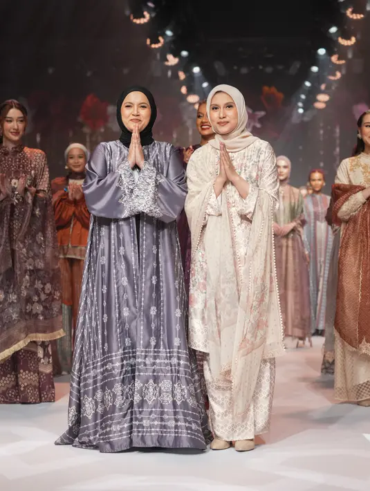 Jihan Malik, Owner Heaven Lights, menyampaikan, SERUNI adalah tentang bagaimana kami mengangkat dan merayakan warisan budaya dalam desain yang elegan. “Kami ingin setiap perempuan merasakan keindahan yang tidak hanya terlihat, tetapi juga bermakna,” katanya.