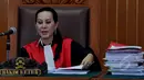 Hakim tunggal Upiek Kartikawati mengabulkan gugatan praperadilan dari mantan Walikota Makassar Ilham Arief Sirajuddin,  Pengadilan Negeri Jakarta Selatan, Selasa (12/5/2015). (Liputan6.com/Andrian M Tunay)
