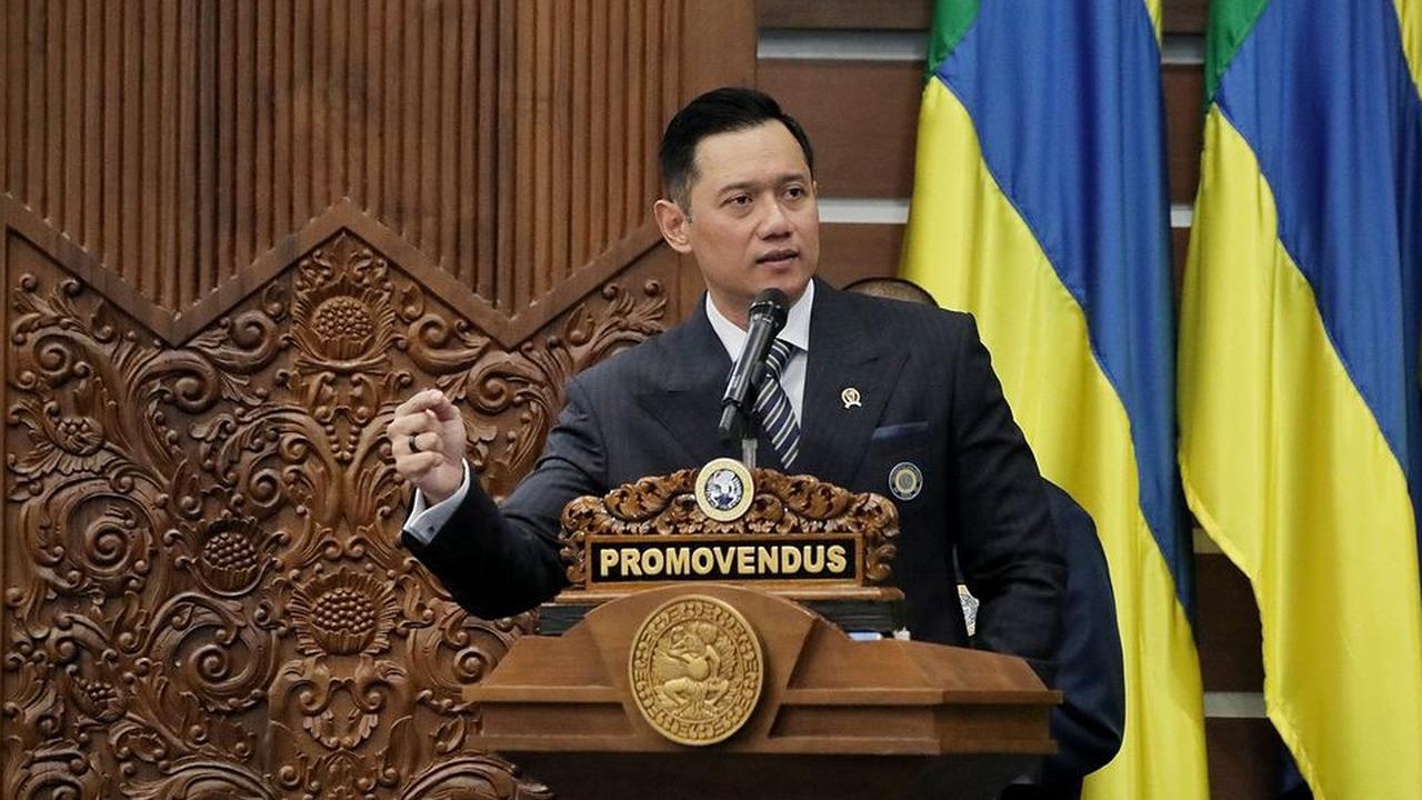 VIDEO: AHY Terkejut Ditanya Profesor Unair di Sidang Ujian Doktor "Mau Jadi Menteri Apa?"