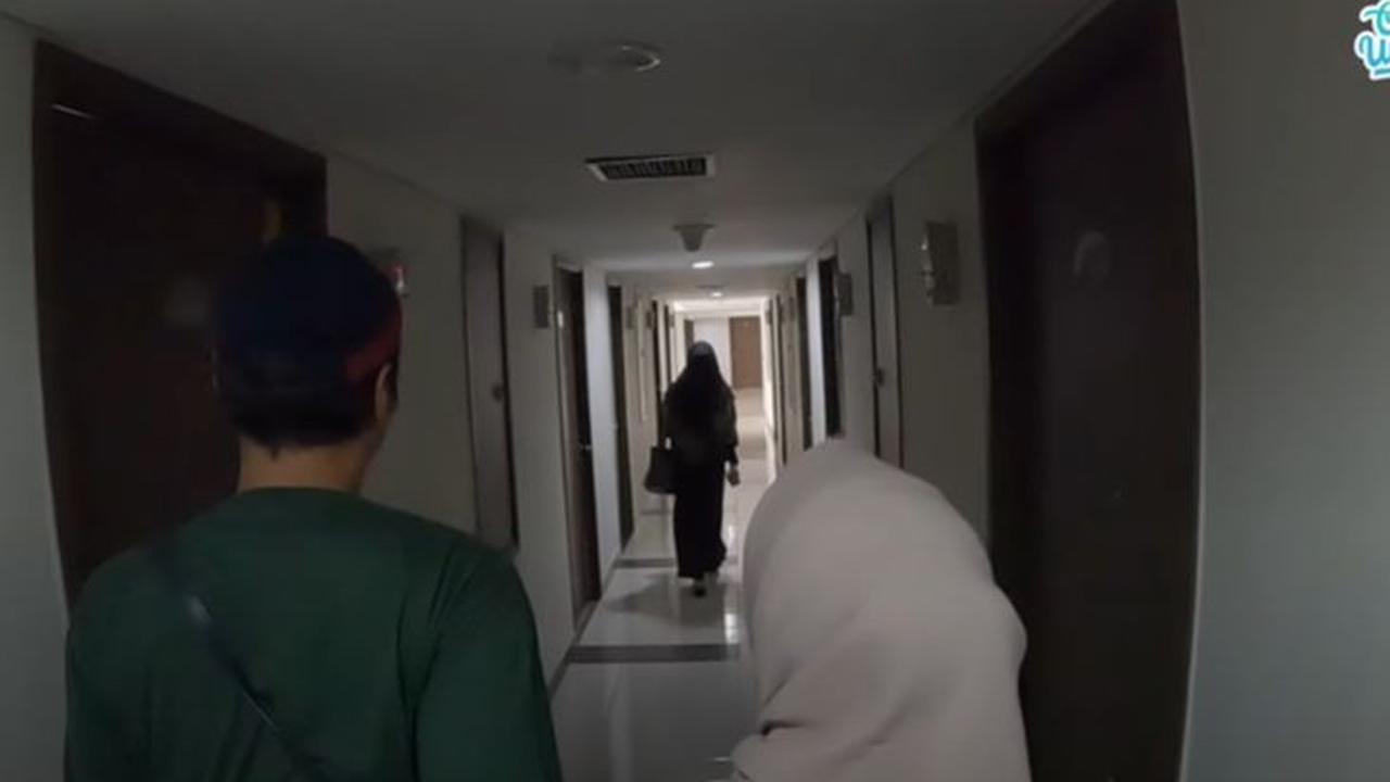 Berikut potret kos-kosan anak artis yang sedang menempuh pendidikan di Institut Teknologi Bandung (ITB) itu.