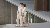 Luna Maya dan Maxime Bouttier. (dok. Uniqlo Indonesia)